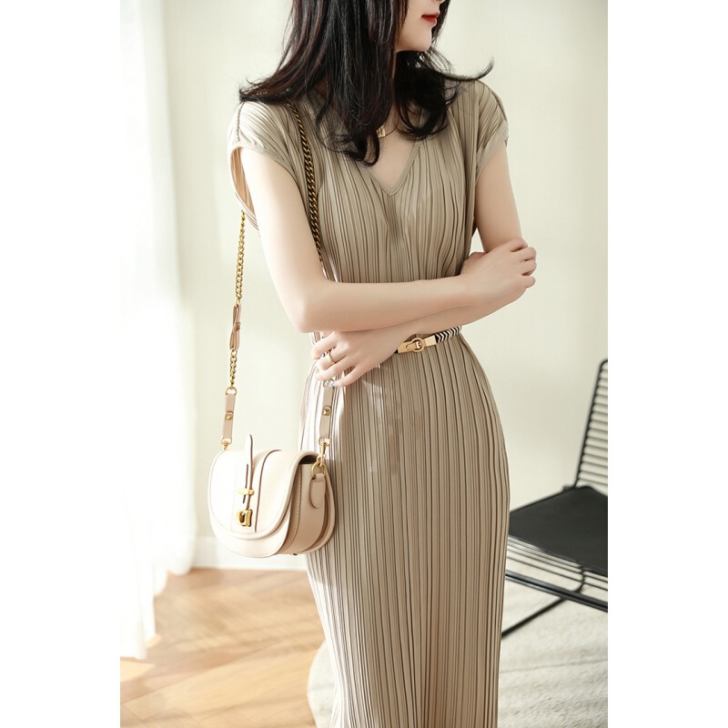 Celebrity Elegant Collar Straight Loose Slimming Miyake Pleated Mid-Length Dress 2025 Summer New Style
