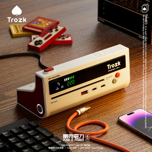 J8 Multifunctional Plug-In Board Charger Classic Rozk Plug-In Socket Desktop Tusb Second Generation Red and White Machine Trolo G3