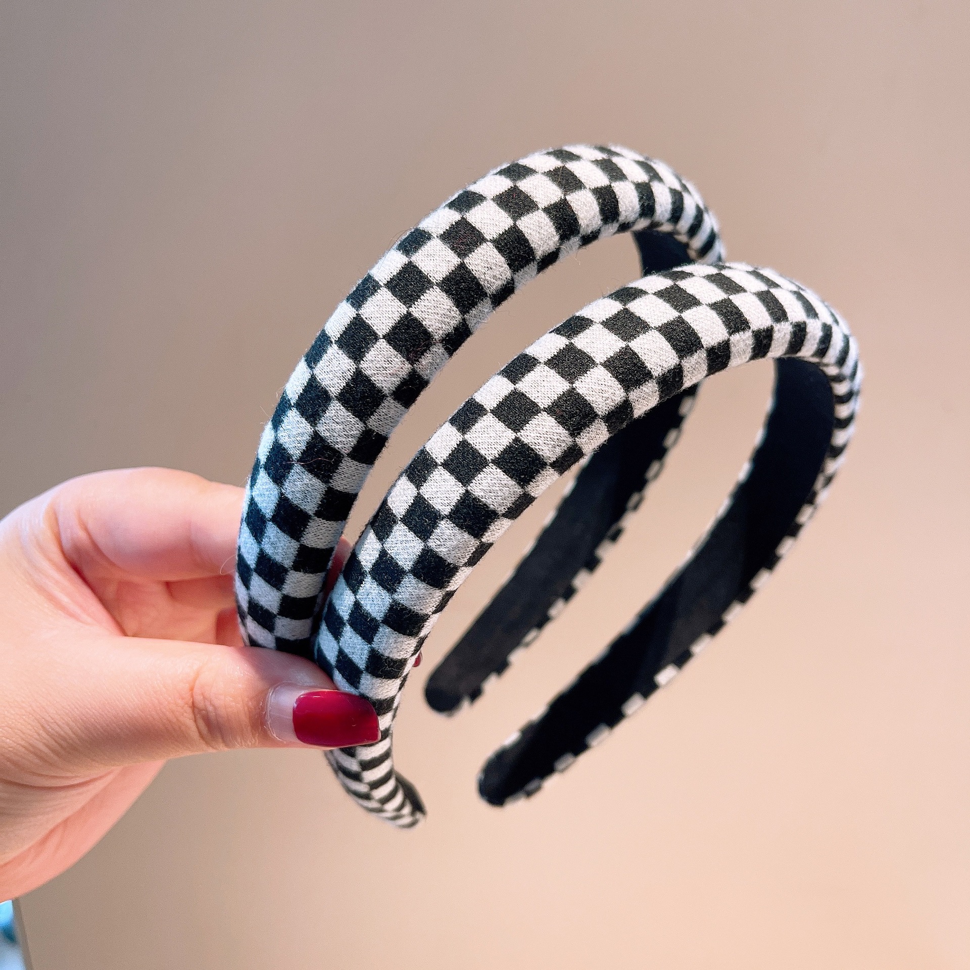 Fashion Soft Sponge Black And White Checkerboard Lattice Hairband display picture 9