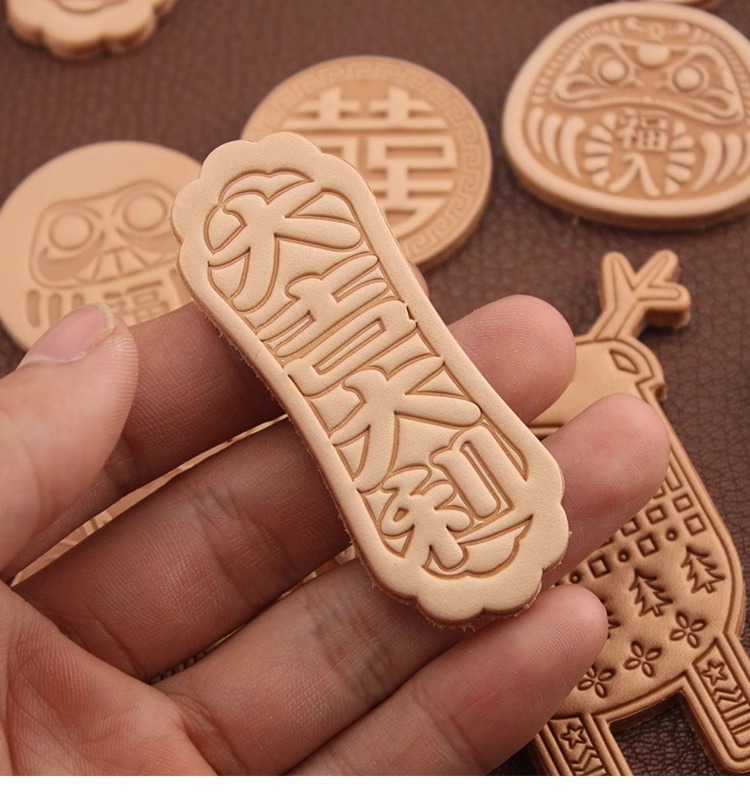 Natural-color vegetable-tanned three-dimensional leather block pendant, hanging decoration, lion dance Dharma keychain, New Year good luck bag, car pendant undefined