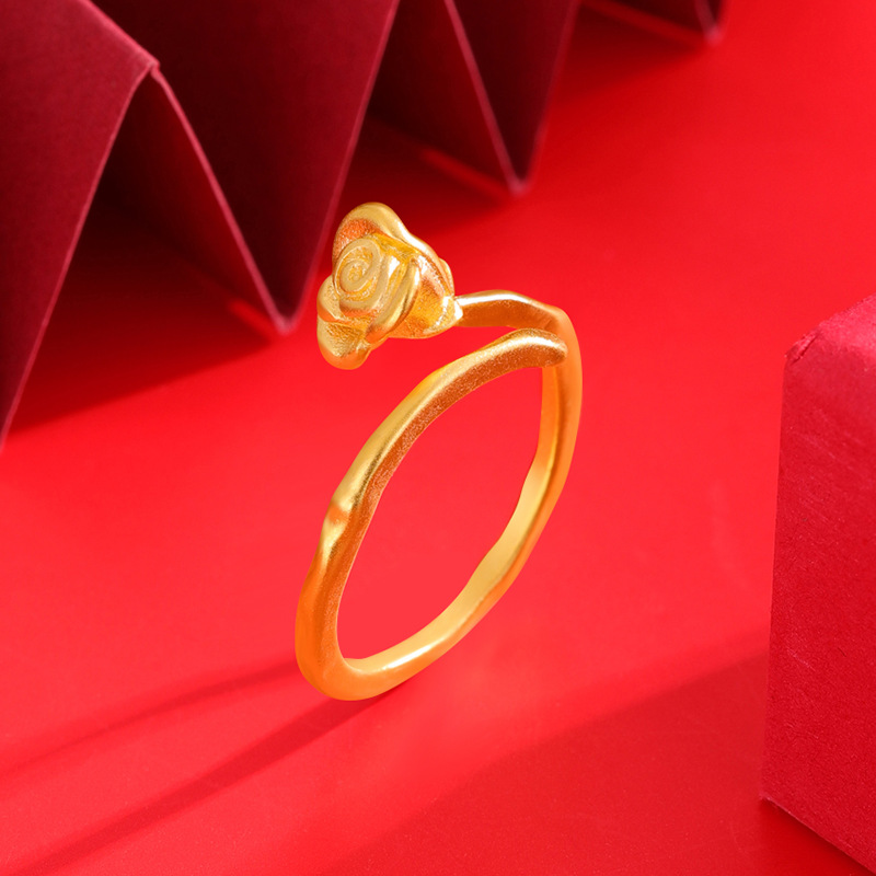 Nuevo anillo de oro de vietnam hoja de ginkgo femenina flor de cuatro hojas hueco ajustable anillo de oro de imitación todo fósforo joyería de estilo nacional