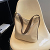 Trend fashionable polyurethane capacious shoulder bag, shopping bag, one-shoulder bag, 2022 collection