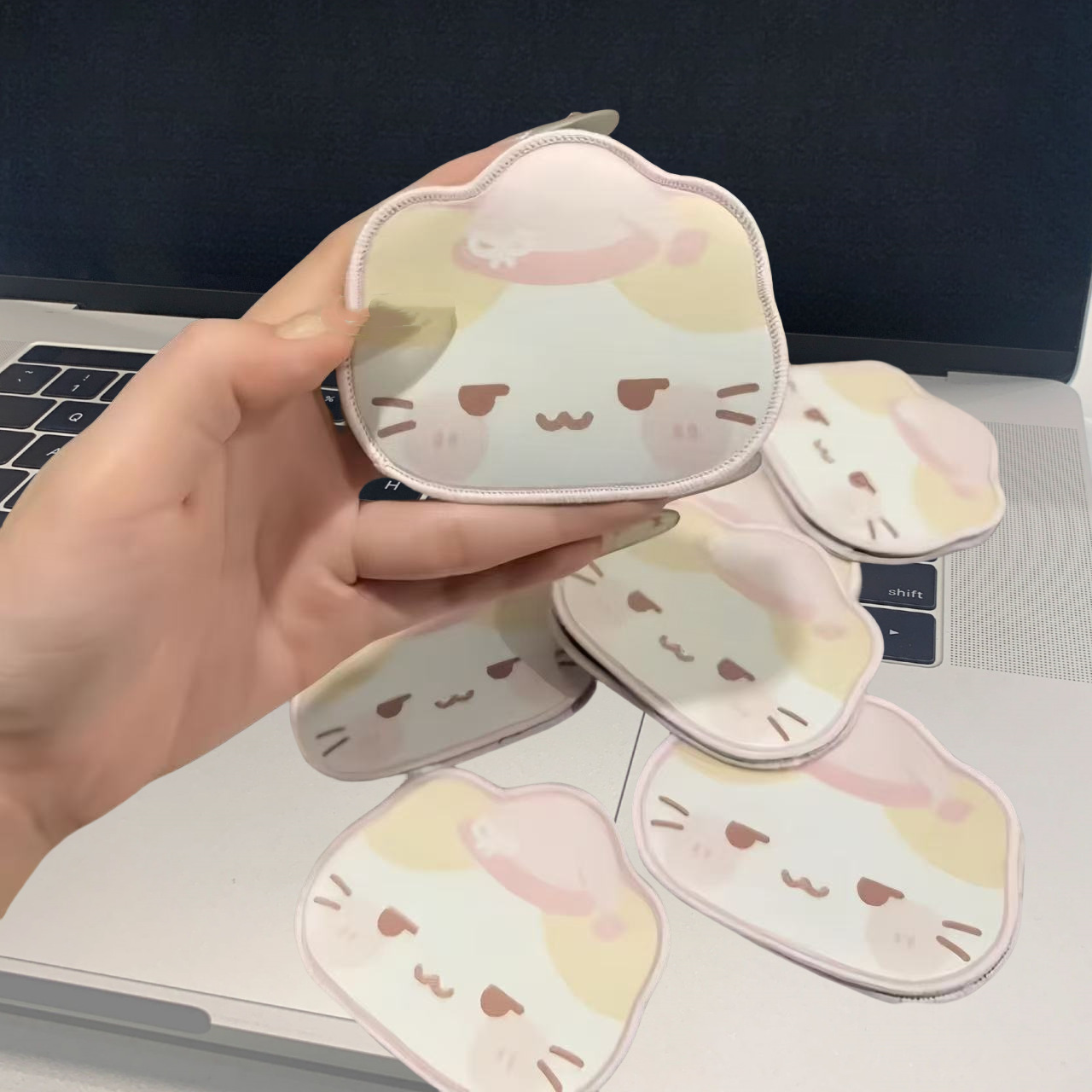 Vintage-Style Bad-Smile Cat Bangs Stickers Cute Girl Marshmallow Cat Hair Clips Magic Traceless Hair Accessories