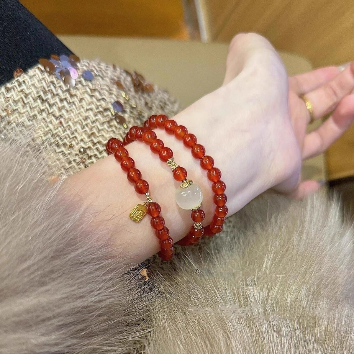 Brazalete de palabras Fu, nicho de diseño de temperamento femenino, brazalete dulce, regalo de pareja de alto valor.