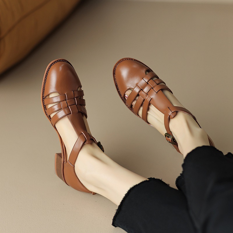 Dép sandal nữ mũi kín quai chữ T dệt kiểu La Mã, gót dày — Màu nâu đậm