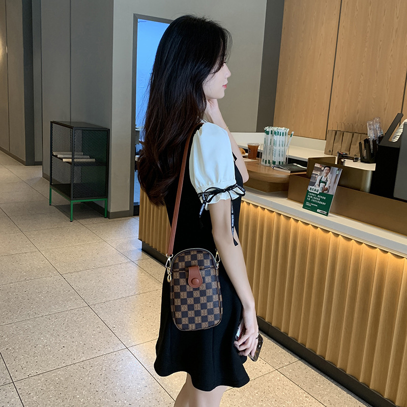2023 New Retro Small Bag Mini Bag Women's Bag Printed Shoulder Crossbody Bag Trendy Fashion Mobile Phone Bag_voghion.com