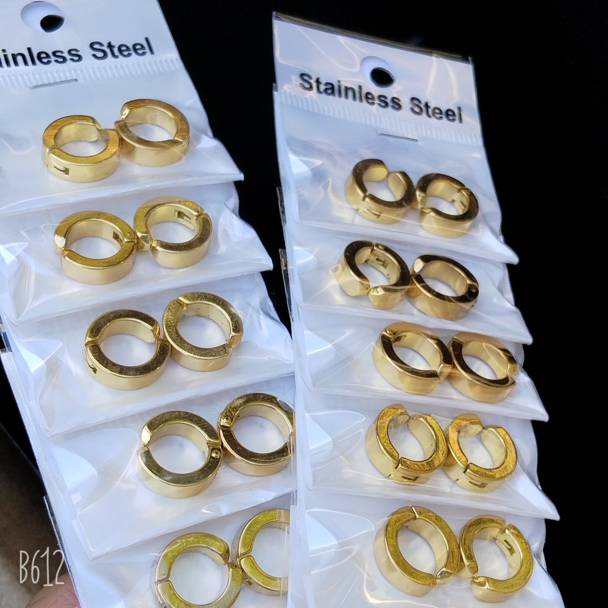 Gold - pair of ear clips