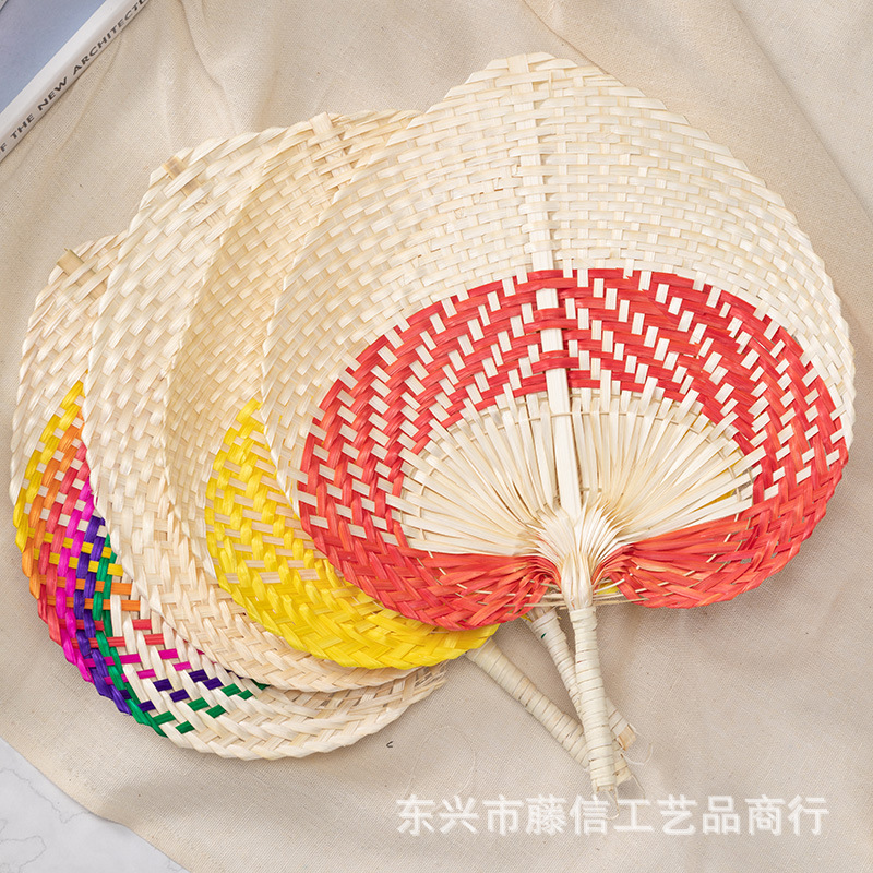 Fábrica en stock hecho a mano en forma de melocotón ventilador de bambú verano fresco grande Pu Fan color creativo mano ventilador de girasol ventilador al por mayor