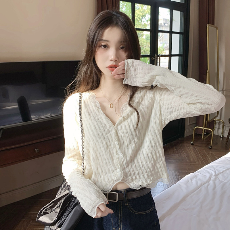 大码胖妹妹薄款长袖上衣女春夏新款温柔风设计感小众V领防晒衬衫|undefined