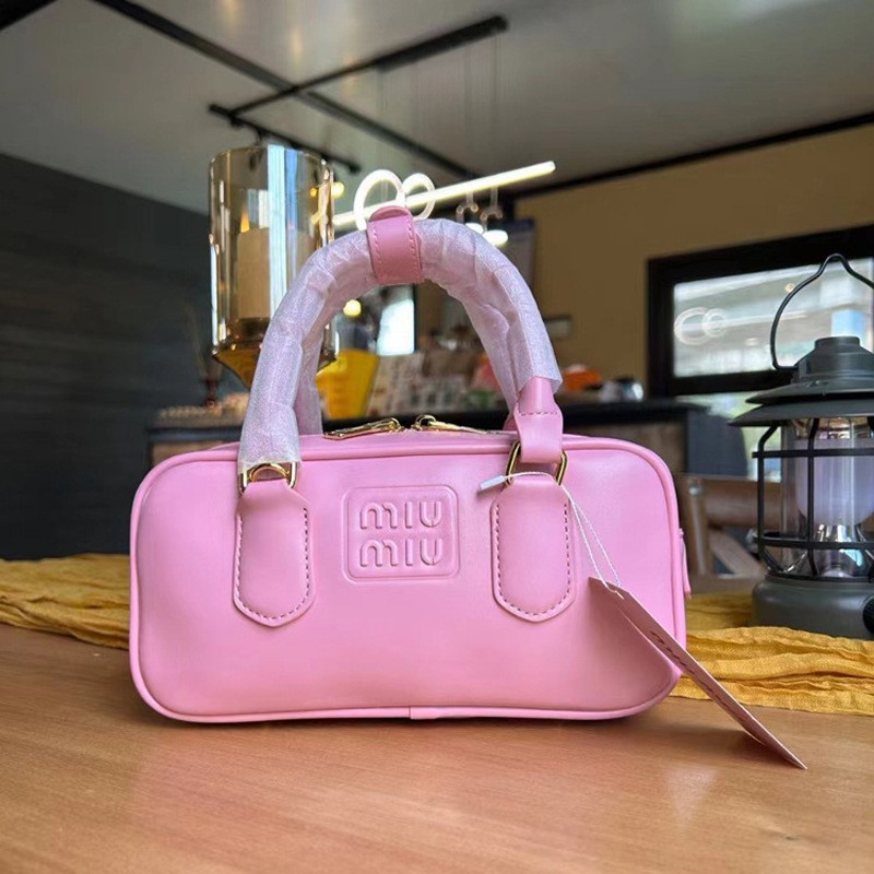 2025 nuevo estilo miu casa boliche bolso femenino moda tendencia pequeño cuadrado bolso Boston bolso de mensajero portátil de un solo hombro