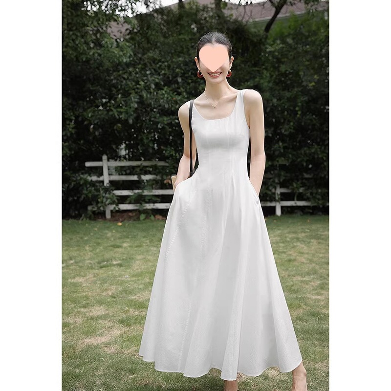 Plum Blossom U-Neck Blue Spaghetti Strap Long Dress Summer Vacation Sleeveless Waist-Cinching A-Line Large Hem Tank Dress for Women Plum Blossom U-Neck Blue Spaghetti Strap Long Dress Summer Vacation Sleeveless Waist-Cinching A-Line Large Hem Tank Dress for Women