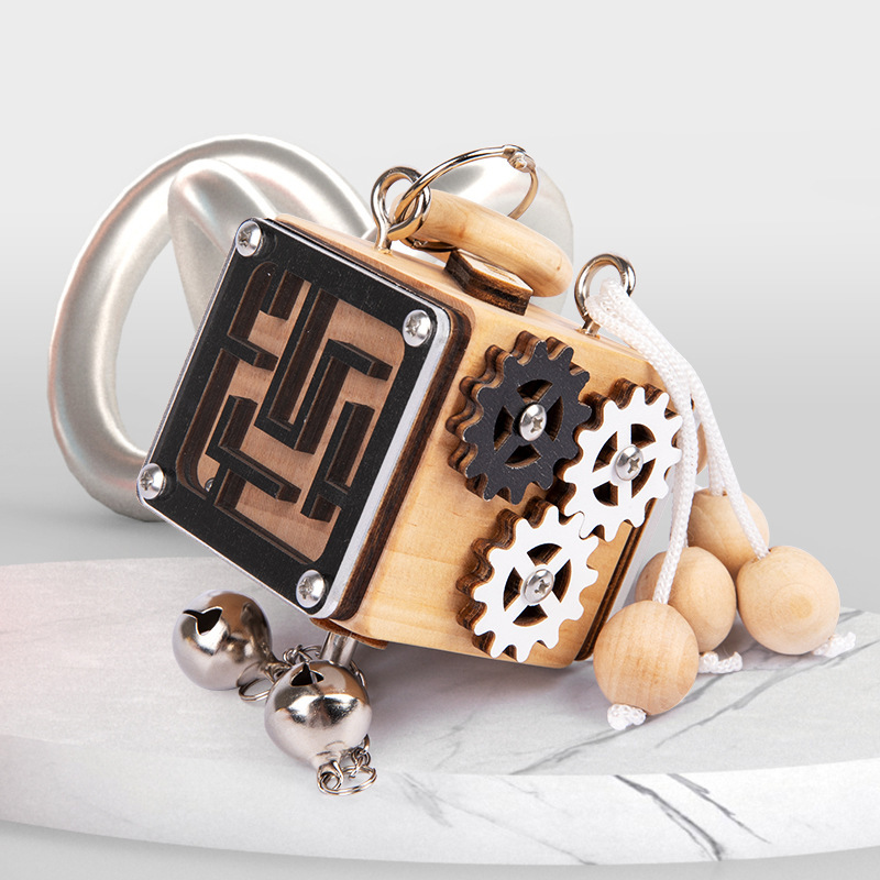 Transfronterizo de madera de los niños de educación temprana tridimensional desbloquear ocupado pequeño cuadrado bebé ocupado Junta juguetes al por mayor