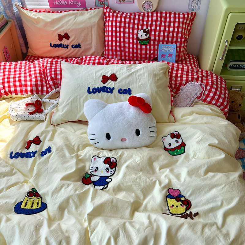 Toallas de algodón lavados con agua bordadas cuatro piezas juegos de estudiantes de tres piezas juegos de dormitorios de chicas fábrica de dibujos animados al por mayor