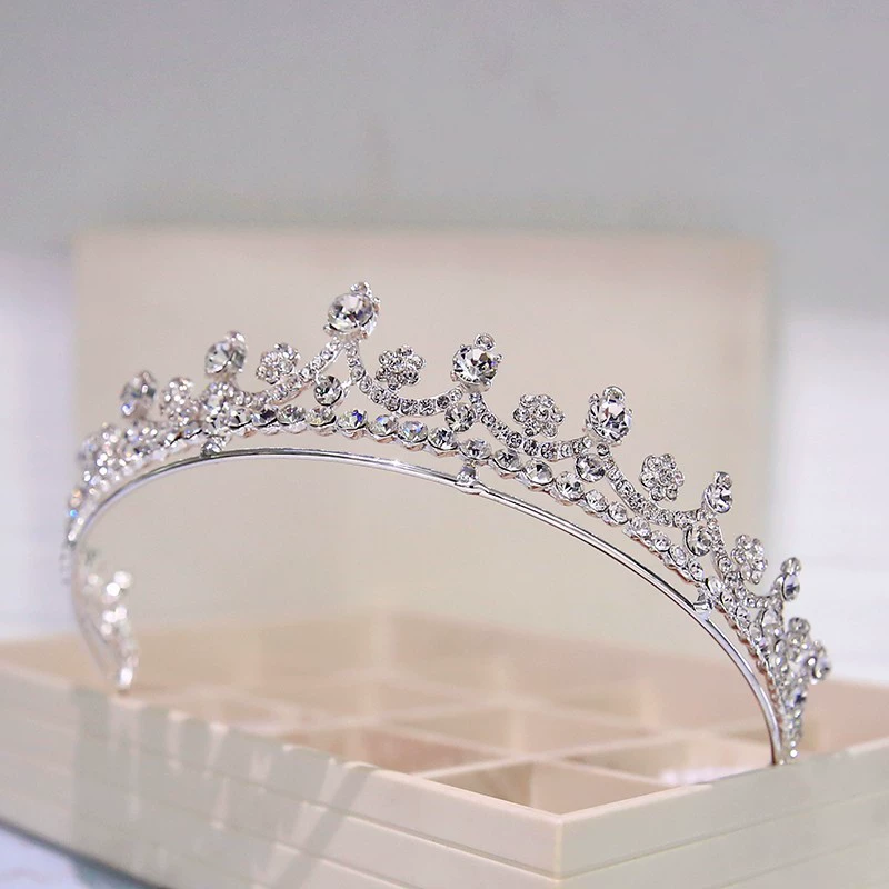 Small Tiara (Korean) for Bride, Cute Princess Hair Accessory, Wedding Mini Crown, Silver/Golden