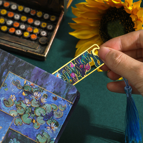 National style metal bookmark, hollow, exquisite, cultural, creative, classical, creative, retro, oil painting, book page clip, badge pendant