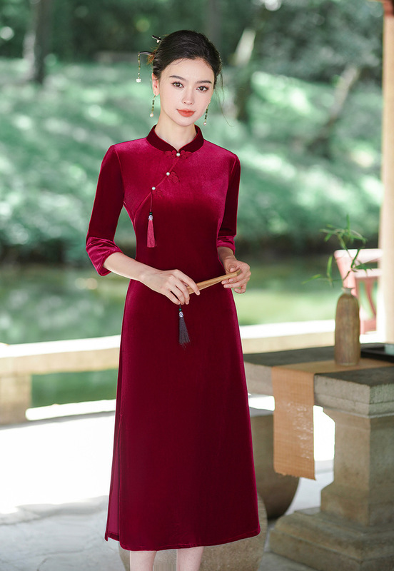 Three-quarter sleeve gold velvet wedding banquet cheongsam for mother-in-law women's small high-end wedding dress for mother-in-law noble wedding dress