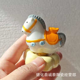 陶瓷小马转转网红马上有钱转转摆件彩绘摇摇马地摊摆摊旅游纪念品