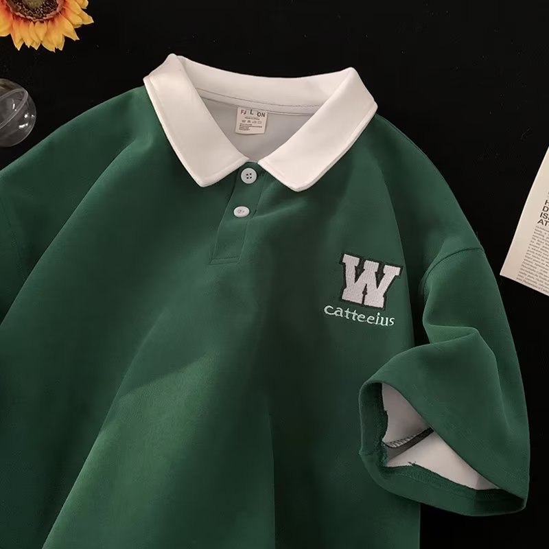 Camisa de Polo de manga corta de los hombres de verano suelto bordado pesado algodón juventud Camiseta estilo universitario contraste color media manga camiseta