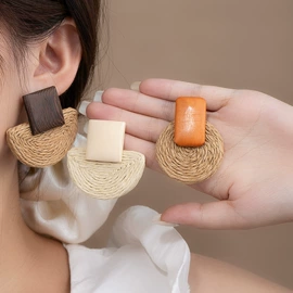 耳环;耳钉;项链