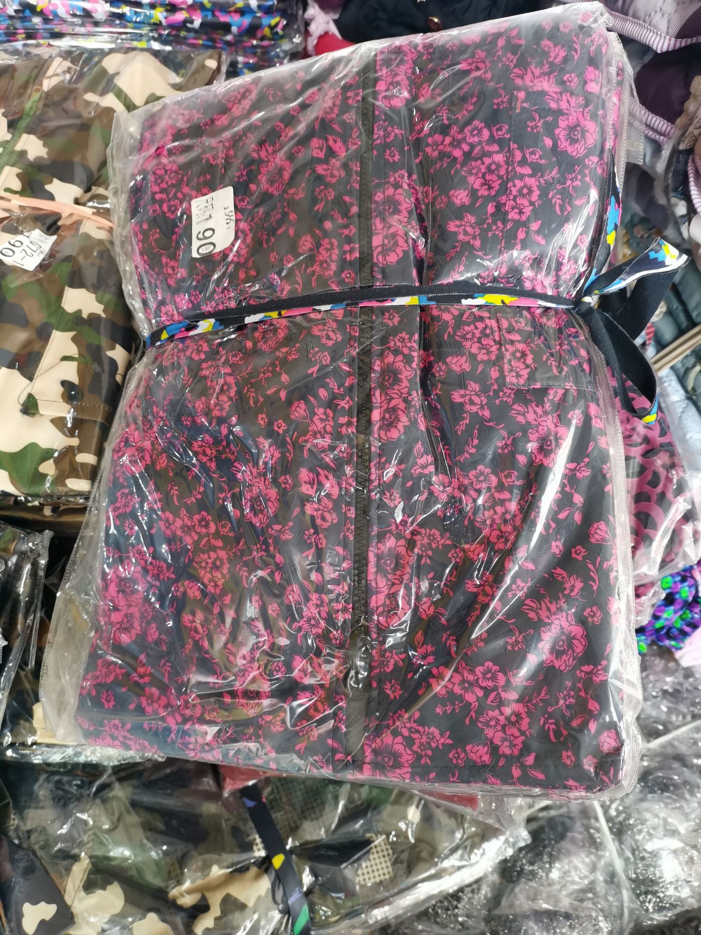 Waterproof bib for men and women