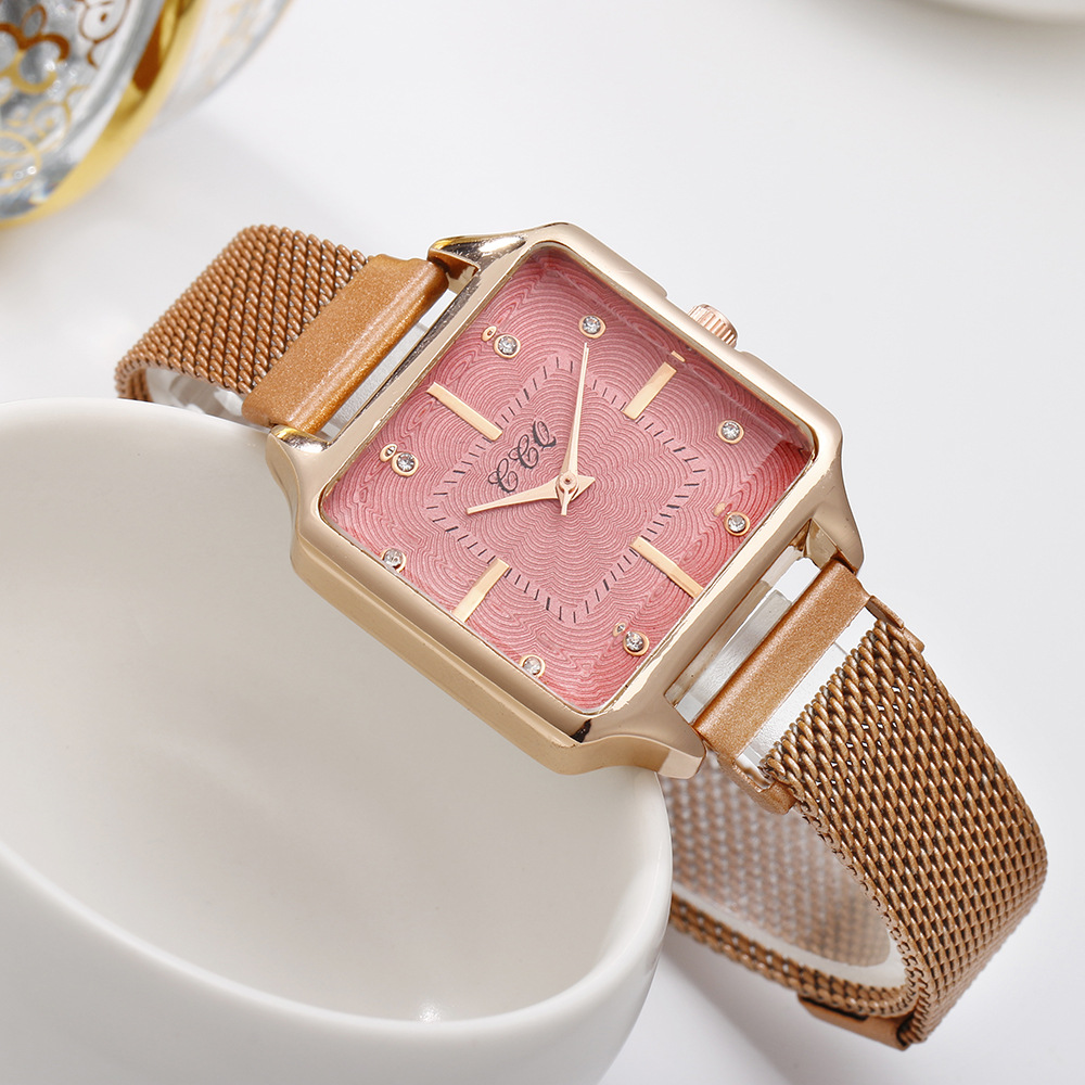 Modische Luxus-Quadrat-Zifferblatt mit Diamant-Intarsien, modische Magnetschnalle mit Quarz-Damenarmbanduhr_voghion.com