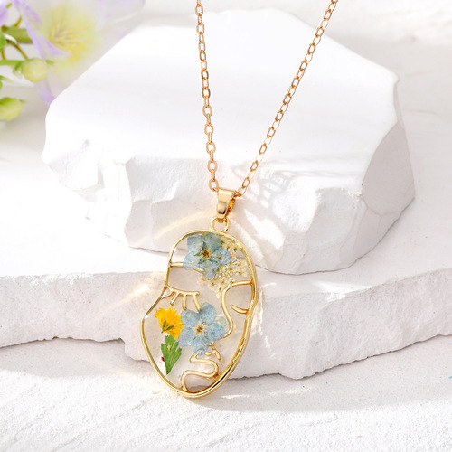European and American cross-border new face natural dried flower earrings, creative facial makeup immortal flower earrings, epoxy flower earrings