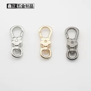 梅花钥匙扣防丢失挂件花朵扣合金包挂扣板扣锌合金弹簧扣饰品配件