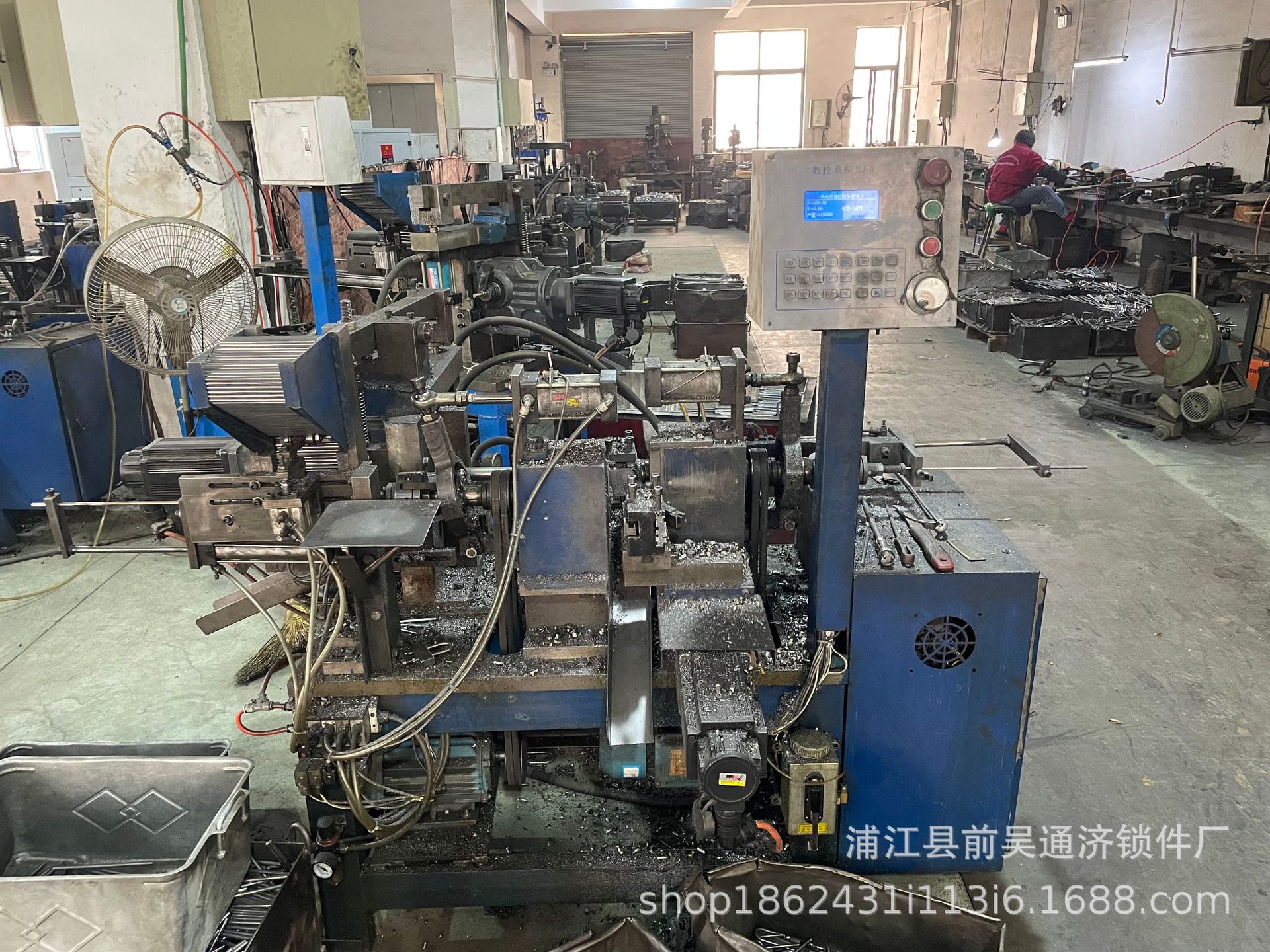 51b528a19ef48b32e46a16ba52cf18