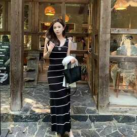 假日小香黑白条纹撞色钩花亚麻天丝连衣裙女夏