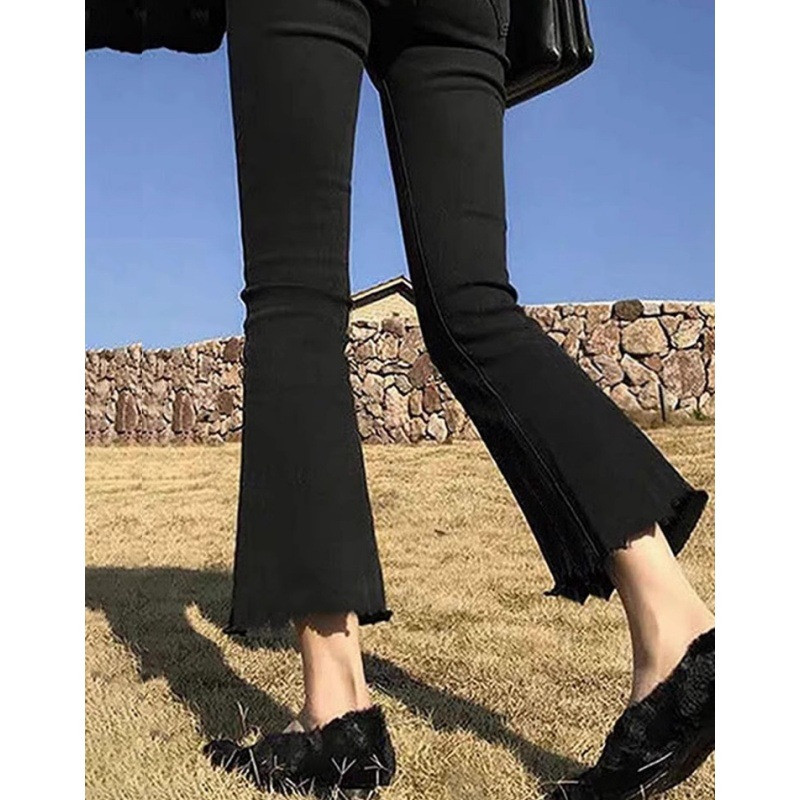 Black Plus-Size Raw Hem Flared Jeans for Women, Spring and Autumn 2025 New Style, High-Waisted, Slim-Fitting, Flattering for Petite Figures, Bell-Bottom Pants
