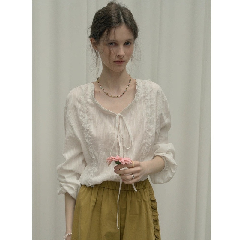 Lace Collar White Blouse for Women, Summer Fashion, French Style, Simple Design, Casual Loose Shirt Lace Collar White Blouse for Women, Summer Fashion, French Style, Simple Design, Casual Loose Shirt