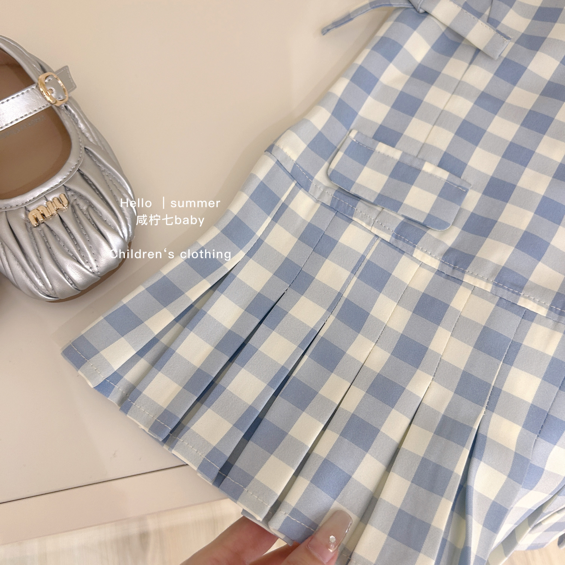 Xianning Seven Girls Verano Azul Heavy Industries Bordado Falda Moda para bebés Estilo occidental Falda de chaleco con cuello de muñeca para niños