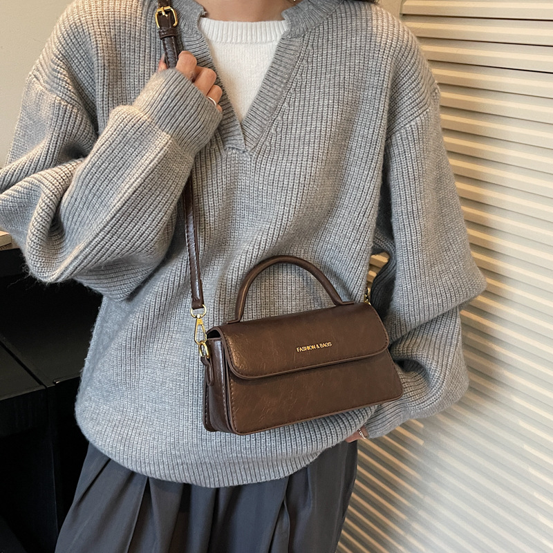 Textura de nicho simple bolso cuadrado para mujeres 2025, nuevo tipo de mochila portátil negra simple bolso de hombro de viaje diario image 3