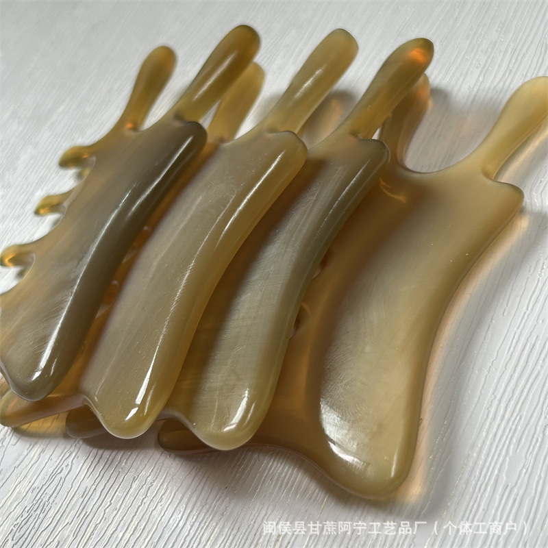 Genuine Horn Comb Wide Teeth Water Drop Bead Massage Comb Monster Fish Shape 10-15CM in use