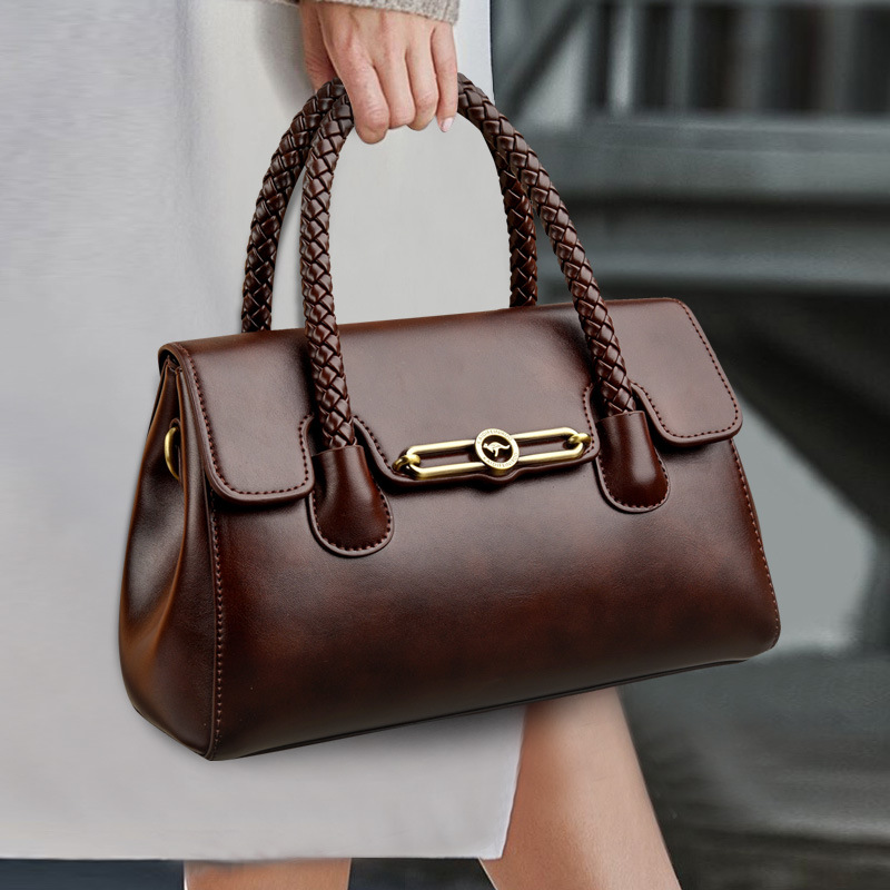 Retro capacious universal one-shoulder bag