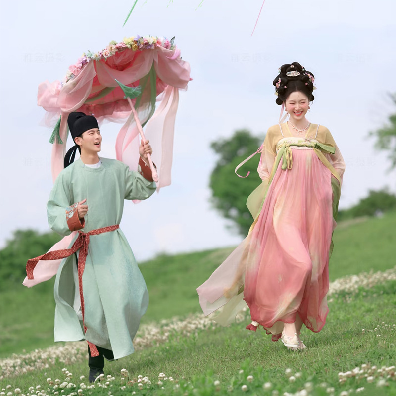 New Couple's Vintage Tang-Style Playful and Cute Ancient Costume Hanfu Wedding Photo Outdoor Studio Photo Theme Set