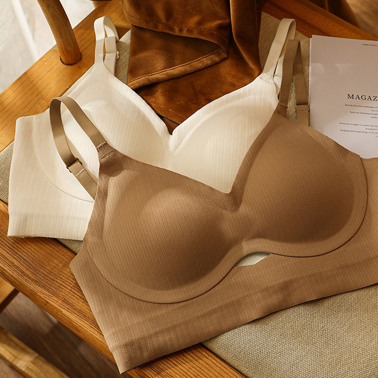 Otoño e Invierno 3D taza fija ropa interior inconsútil cómodo transpirable lado estable colección mama belleza sujetador 8842