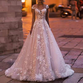 轻婚纱新款蕾丝优雅欧美坎肩露锁骨小露背A摆拖尾新娘主婚纱