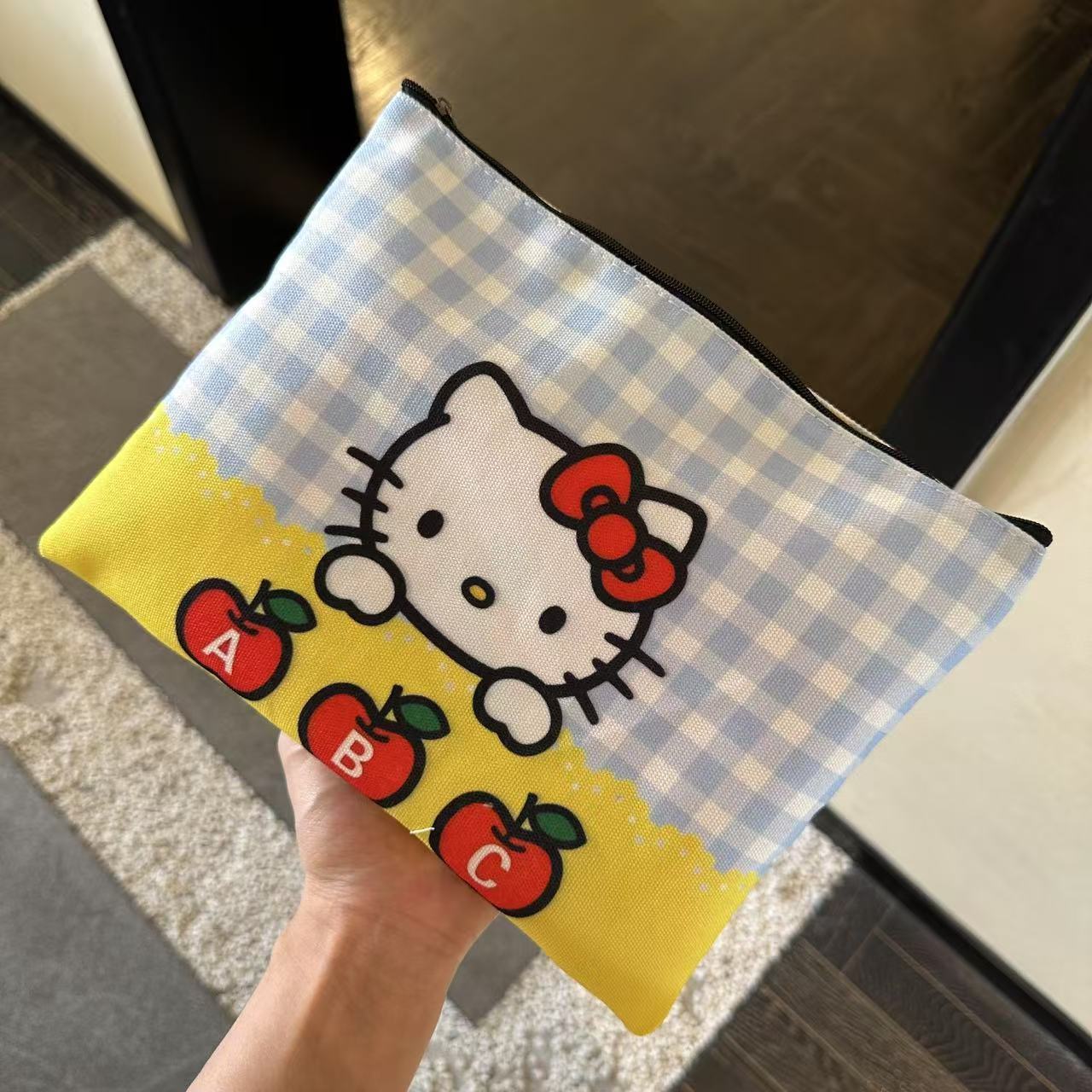 Original new design, cute blue striped Kitty cat makeup bag, popular cartoon hand-held makeup bag with large capacity