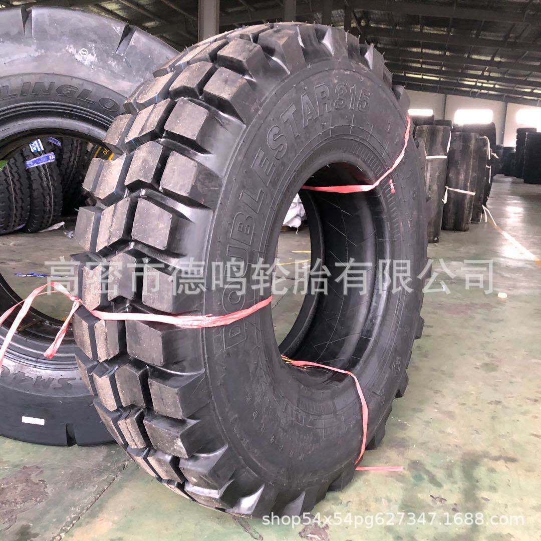 En existencias Dongfeng Doble Estrella de seis unidades fuera de carretera neumático portador de personal 11R18 todo-acero Neumático radial