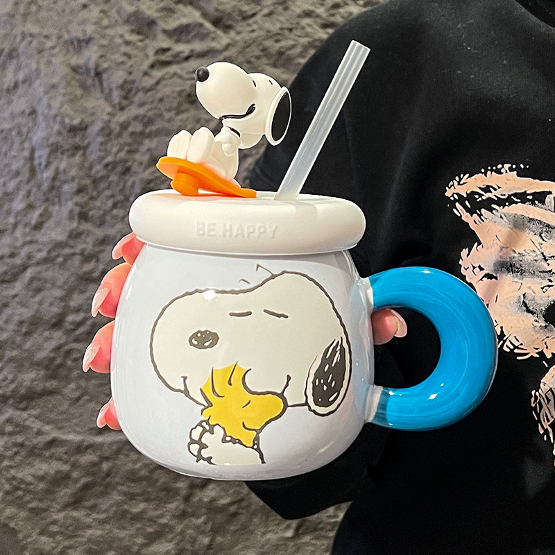 Taza Snoopy genuina taza de cerámica creativa pareja linda taza con tapa regalo de cumpleaños de alto valor