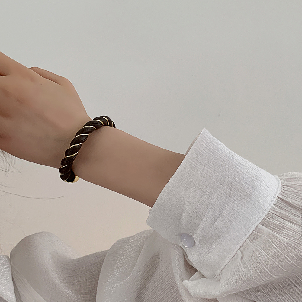 1 Piece Simple Style Geometric Pu Leather Alloy Womenu0027S Bangle