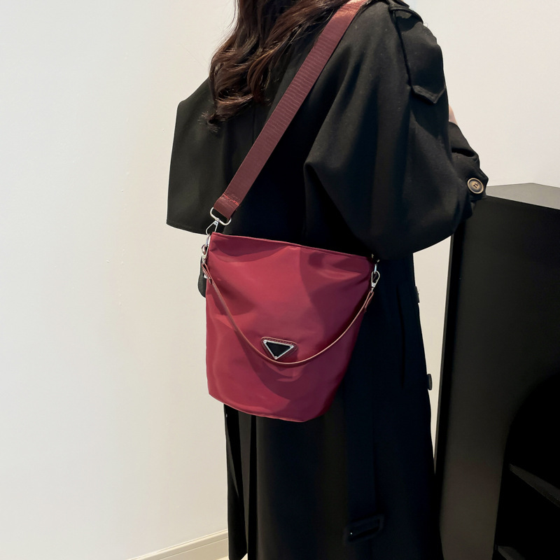 (2개) 2024 새로운 한국 스타일 패션 틈새 디자인 어깨 가방 여성 매일 올 매치 핸드 가방 유행 캐주얼 버킷 가방