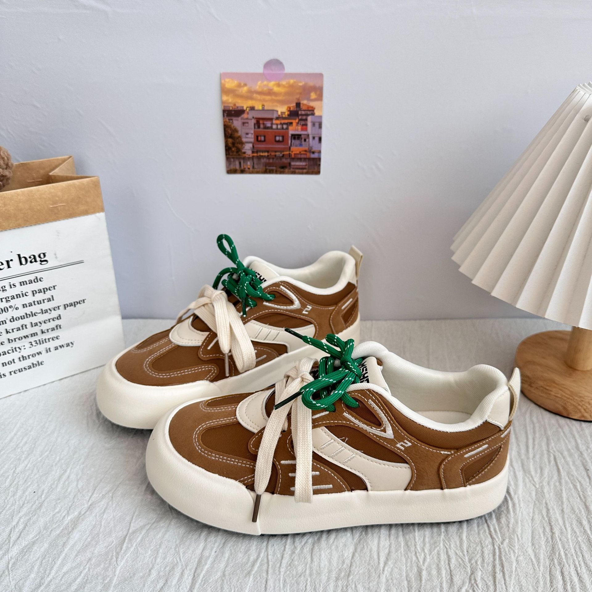 6629 plantillas de látex/zapatos de entrenamiento alemanes de suela gruesa zapatos de mujer zapatillas casuales 2025 nuevos zapatos blancos retro de punta redonda