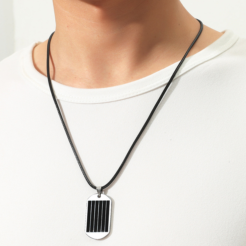 Stainless Steel Striped Square Necklace Wholesale Nihaojewelry display picture 5
