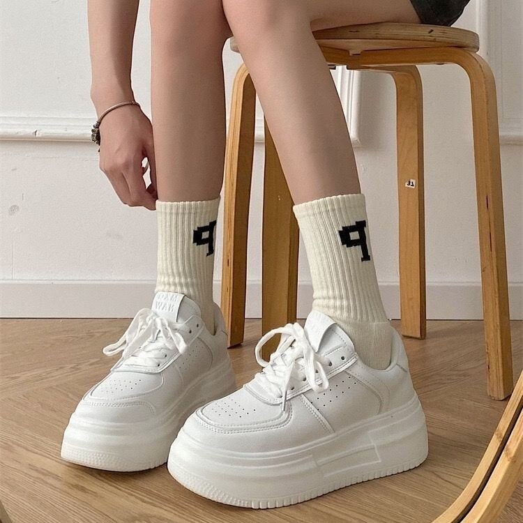 2025 New Women's White Shoes Women's Ins Trend Summer Breathable Versatile Women's Shoes Niche Sports and Leisure Sneakers