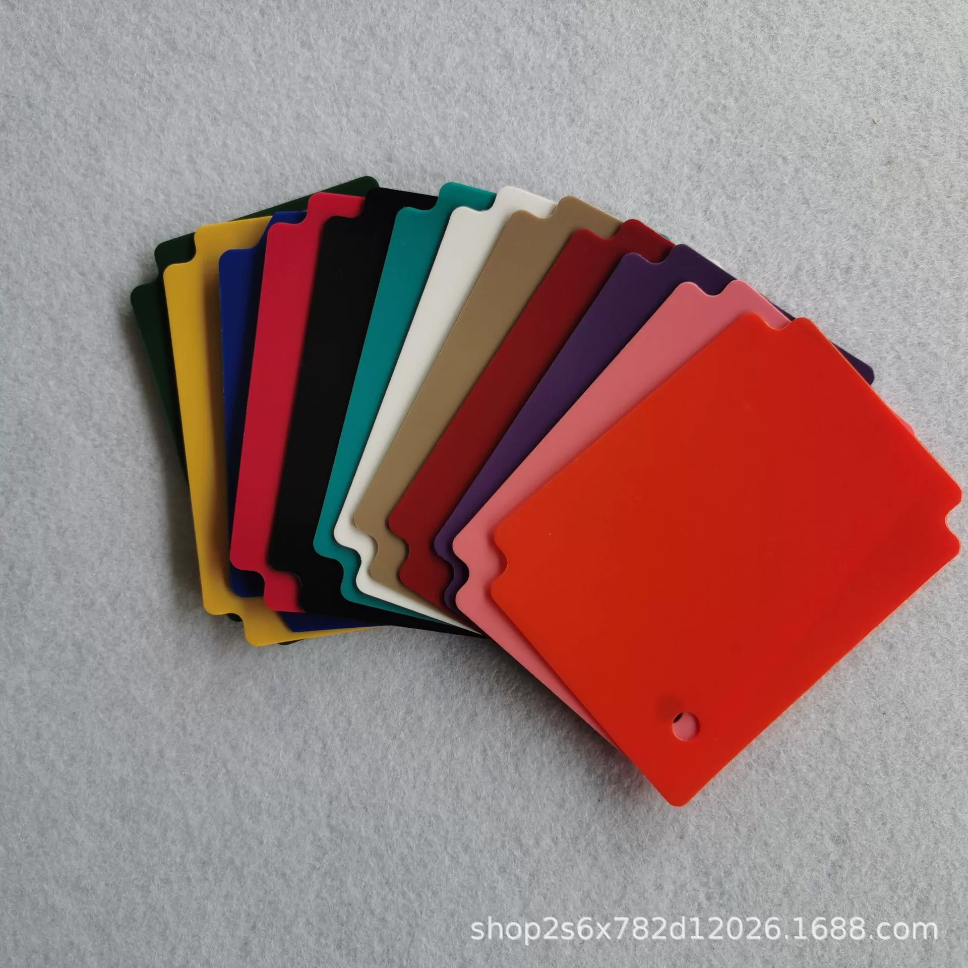 Пластиковые разделители для карточек из полипропилена (PP), 70*96 мм, доступны любых цветов и могут быть напечатаны.