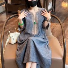 新中式国风刺绣V领连衣裙女2025夏季新款宽松显瘦休闲气质长裙子