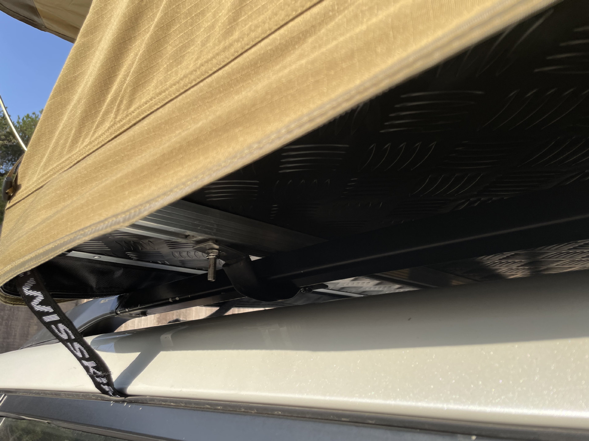 Leftover Foreign Trade Stock with Tags, Sold Out with No Restock, Outdoor Off-Road, Various Sizes, Long Car Roof Tent, Portable Car Tent