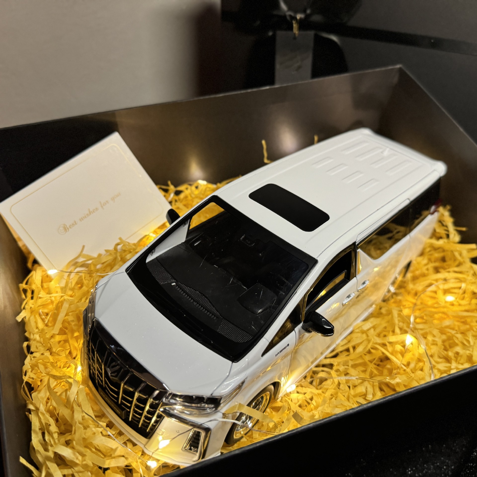 1 / 18 modelo de automóvil de aleación hermosa caja de regalo de regalo para el día de San Valentín, regalo de cumpleaños recomendado